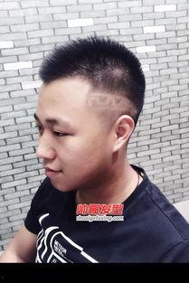 寸头发型图片男,简约时尚，展现男生硬朗魅力