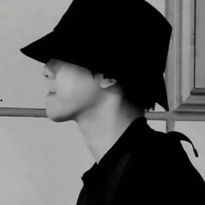 孤独图片男生,青春岁月中的心灵独白