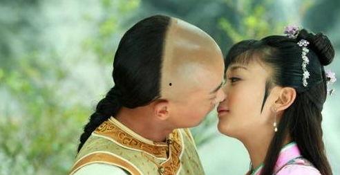 赵圆瑗d床戏吻戏,情感纠葛引观众热议