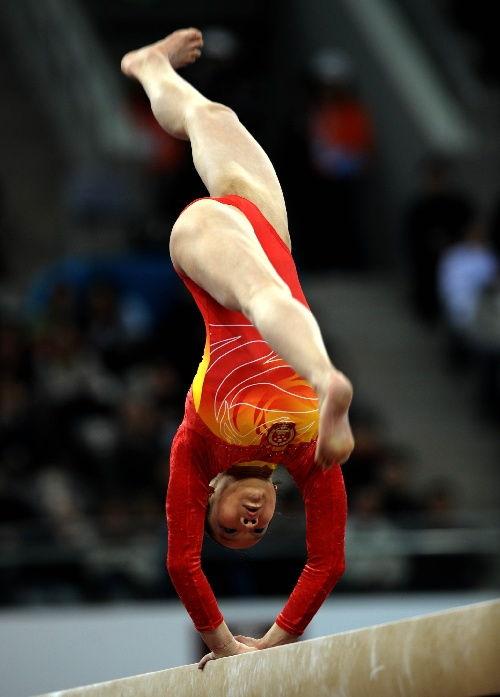 平衡木图片,探索平衡木上的艺术与挑战