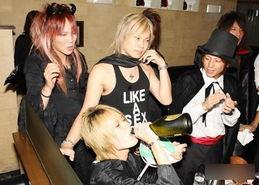 日本的牛郎,时尚潮流下的情感服务产业揭秘