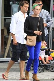 明星秋天街拍图片大全,明星街头穿搭灵感集锦