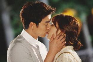 吻戏床戏花咒,吻戏、床戏与花咒的奇幻纠葛