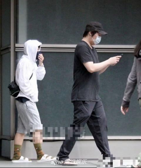 日本片阿信,逆境中的坚韧与奋斗