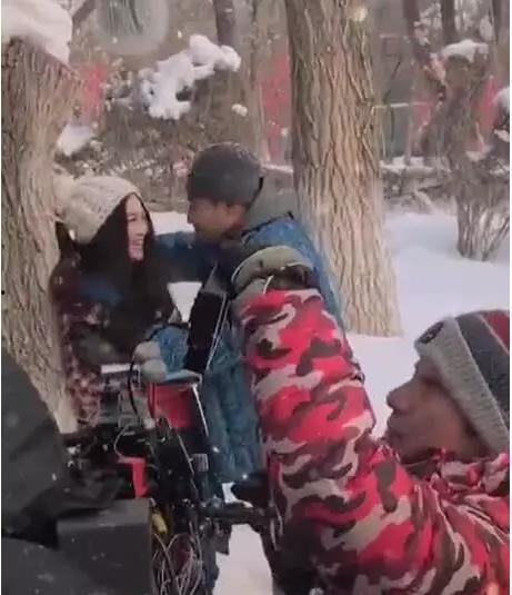 温碧霞床吻戏动态,激情四溢引热议